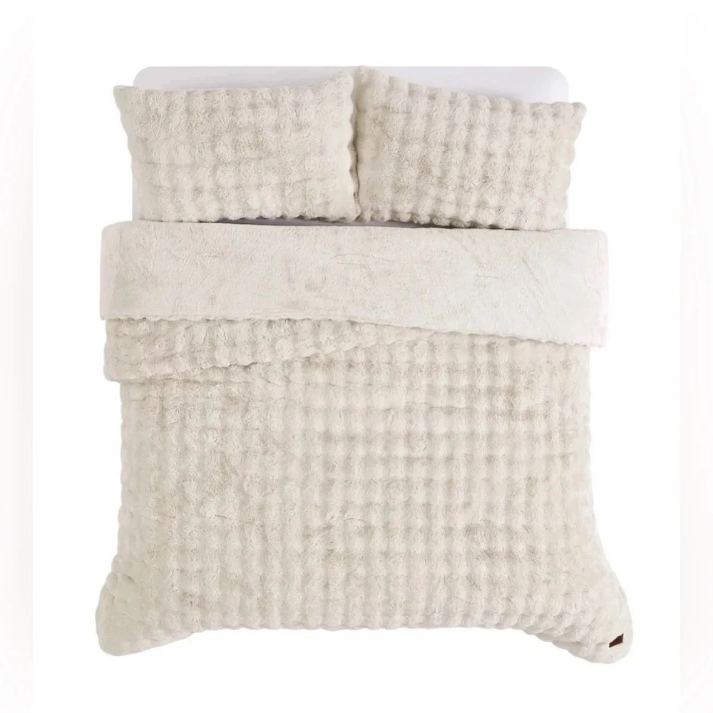 FRYE KING Luxury Bubble Faux Fur Comforter 3 Piece Set, Cream - Reversible